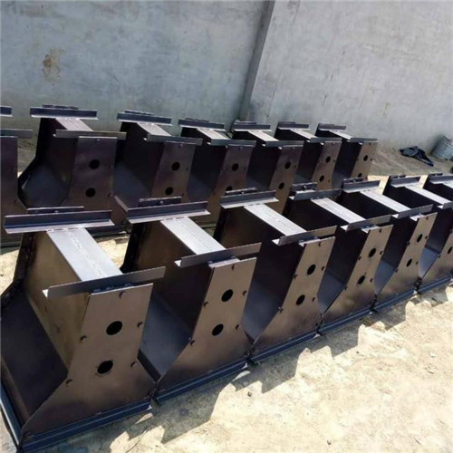 現(xiàn)澆隔離墩模具 現(xiàn)澆隔離墩模具