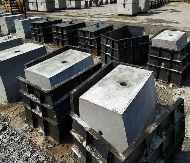 1640750005607898.jpg 鋼結構基礎墩模具2.jpg