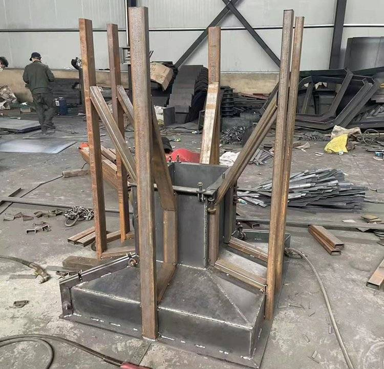 1670644369502456.jpg 鋼結構基礎墩模具3.jpg