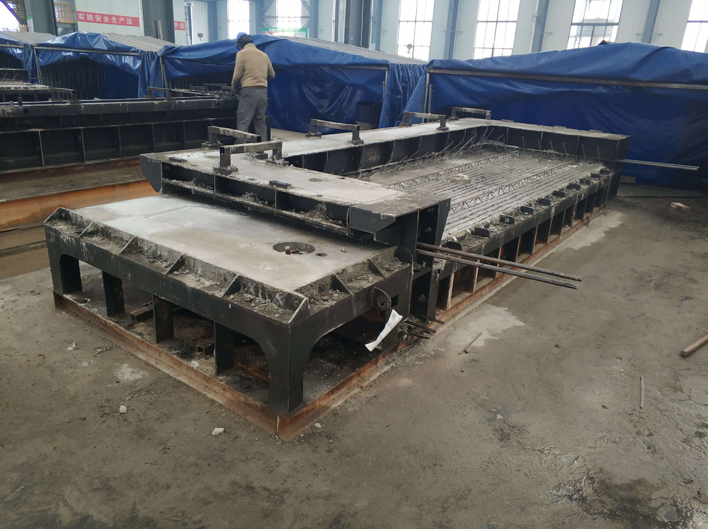 1694954509766429.jpg 預制陽臺板模具1.jpg